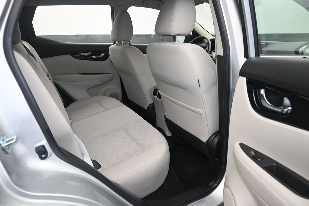 Used 2018 Nissan Rogue Sport SV w/ SV Technology Package FWD image 10