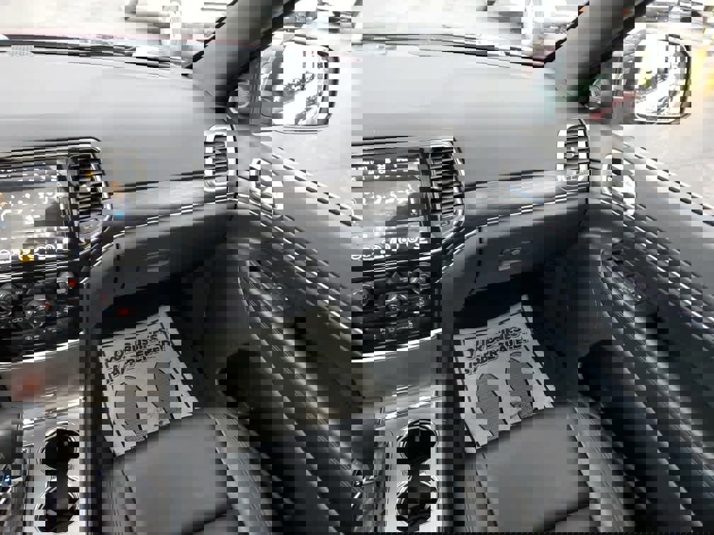 Used 2021 Jeep Grand Cherokee Limited w/ Sun & Sound Group image 16