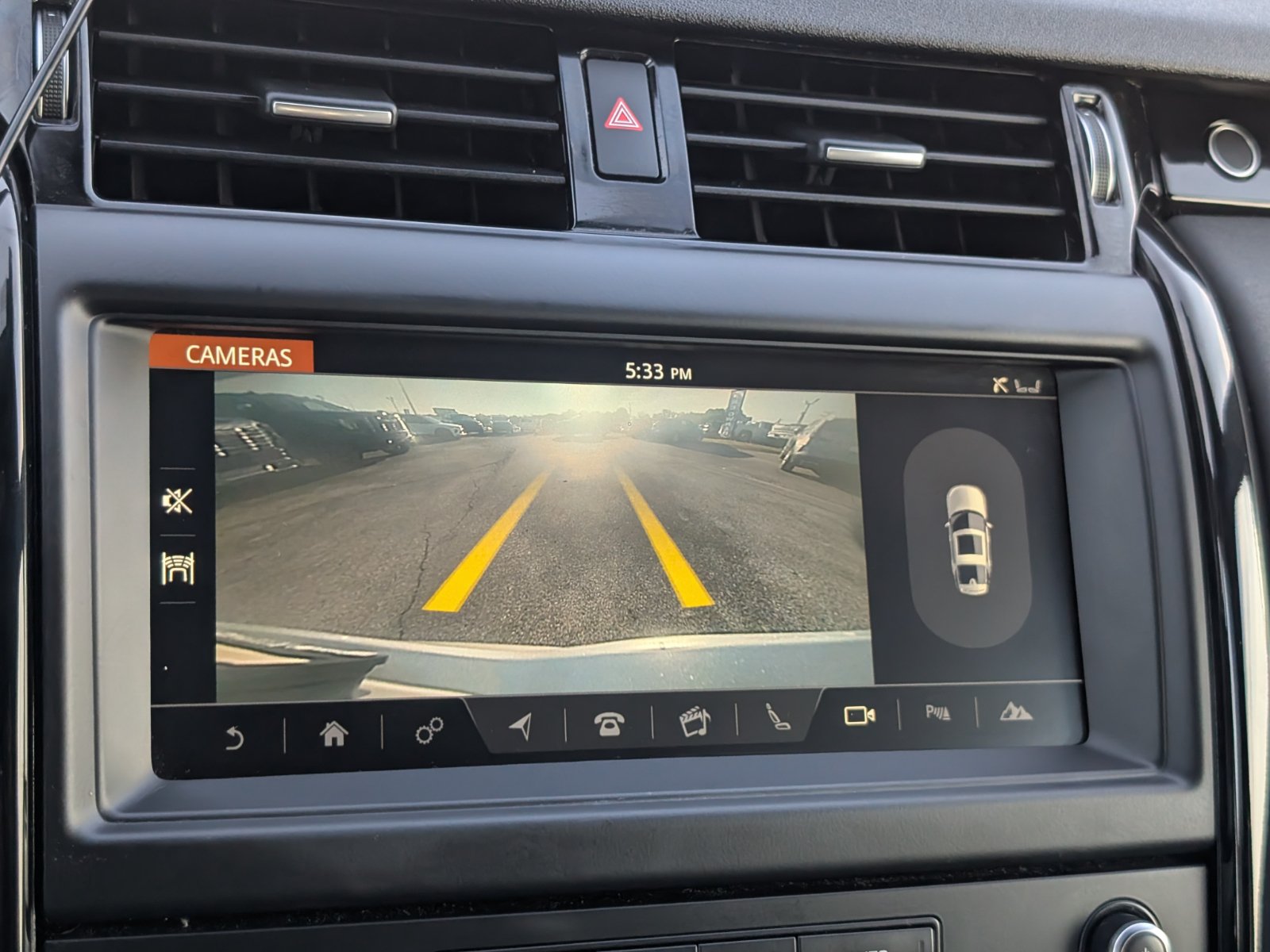 Used 2018 Land Rover Discovery SE AWD/4WD image 7