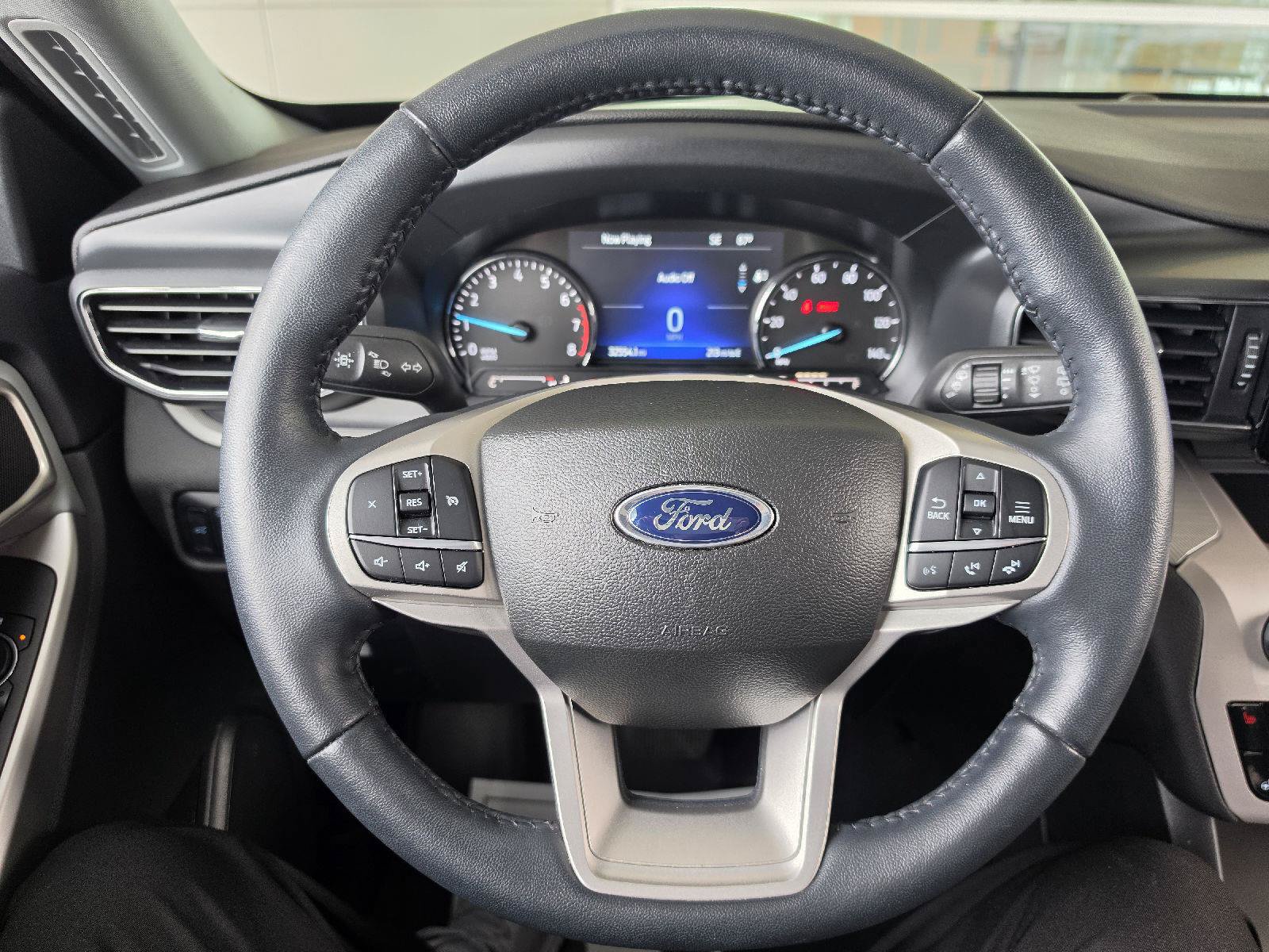 Used 2023 Ford Explorer XLT w/ Equipment Group 202A AWD/4WD image 20