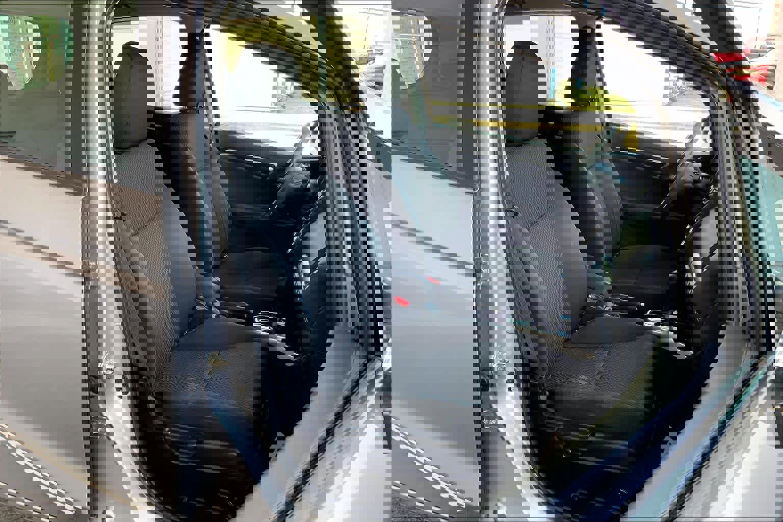 Used 2018 Honda Fit LX image 9