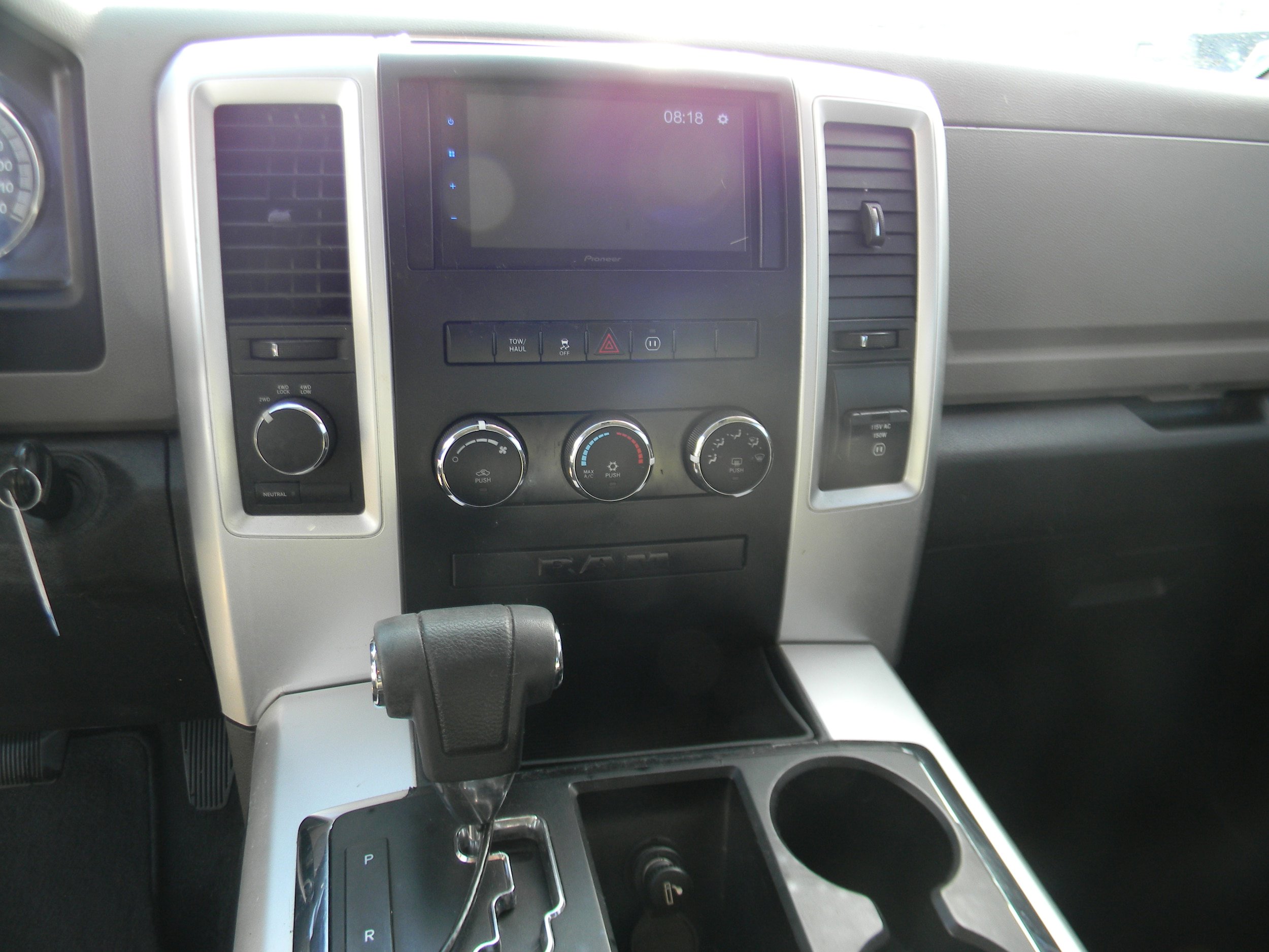Used 2011 RAM 1500 Classic SLT w/ Remote Start & Security Group AWD/4WD image 9