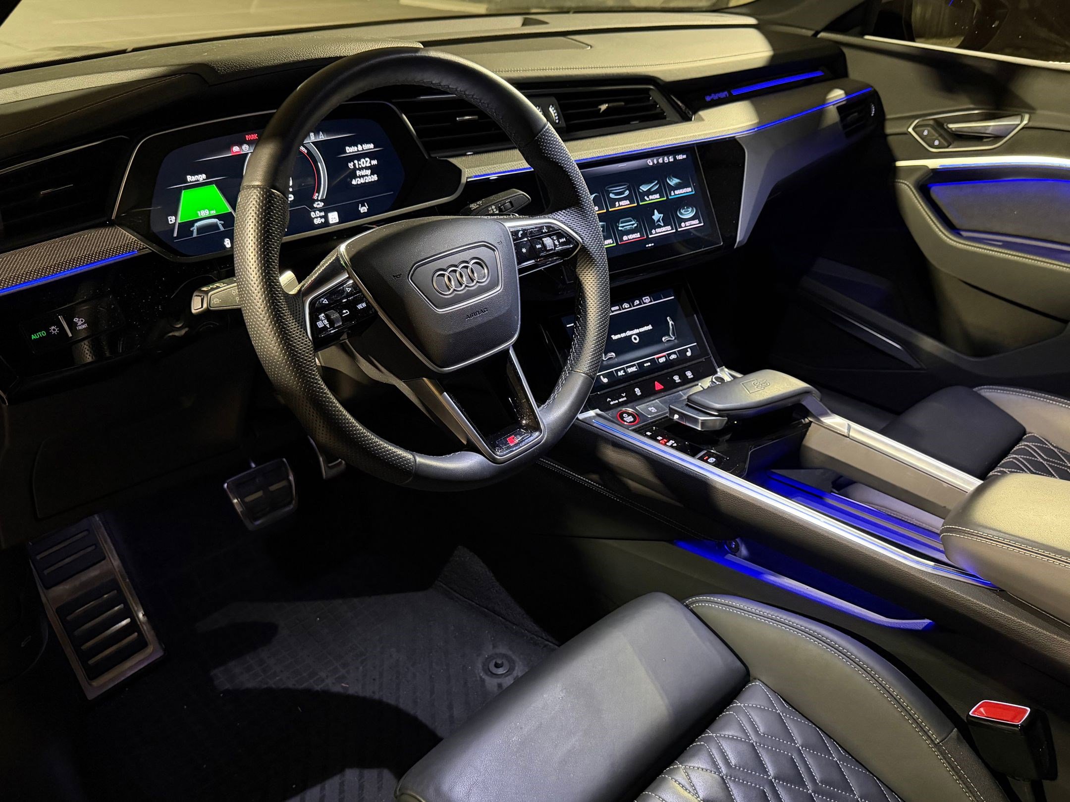 Used 2024 Audi SQ8 e-tron Premium Plus w/ Black Optic Package AWD/4WD image 4