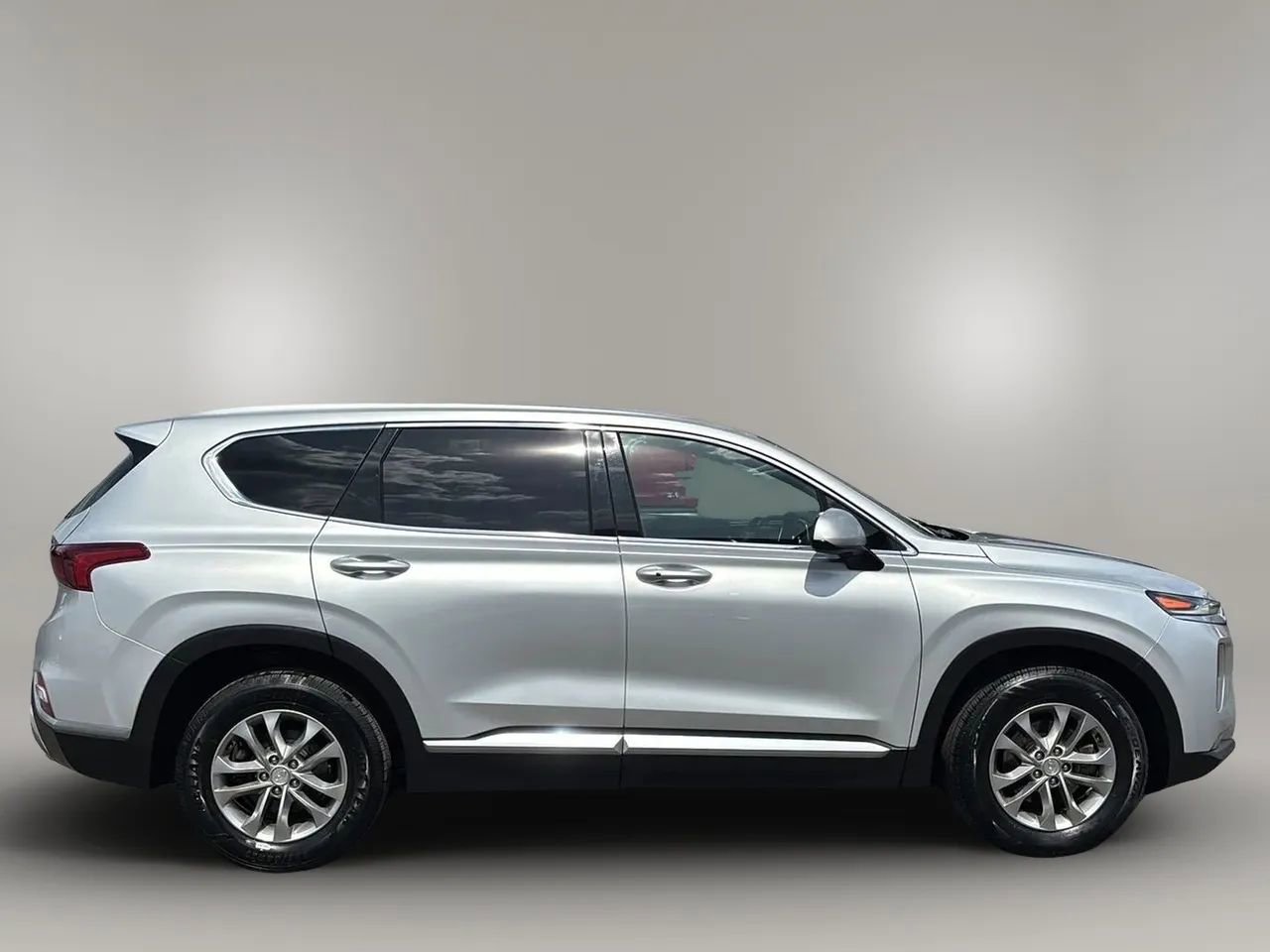 Used 2019 Hyundai Santa Fe SEL AWD/4WD image 6