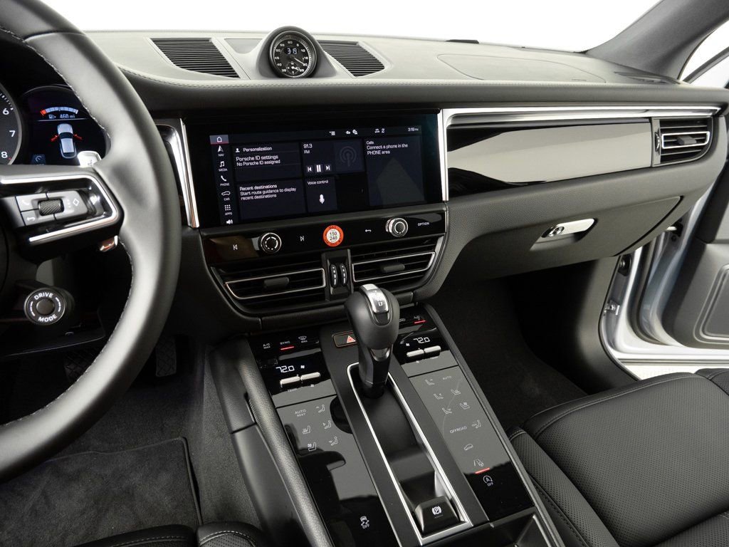 New 2026 Porsche Macan image 13