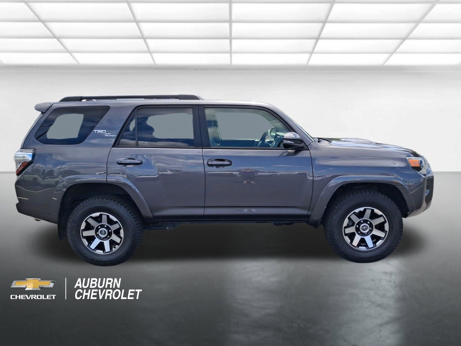 Used 2020 Toyota 4Runner TRD Off-Road Premium AWD/4WD image 2