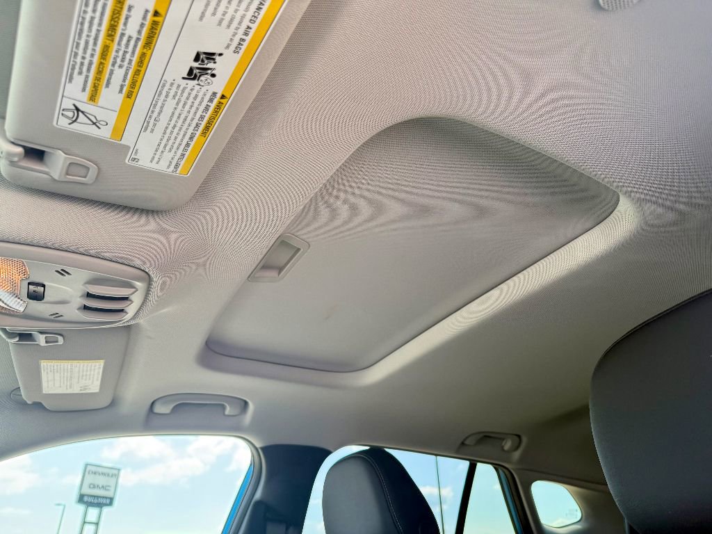 New 2025 Chevrolet Trax LT w/ Sunroof Package image 14