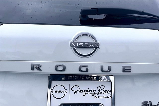 Certified 2025 Nissan Rogue SL w/ SL Premium Package image 27