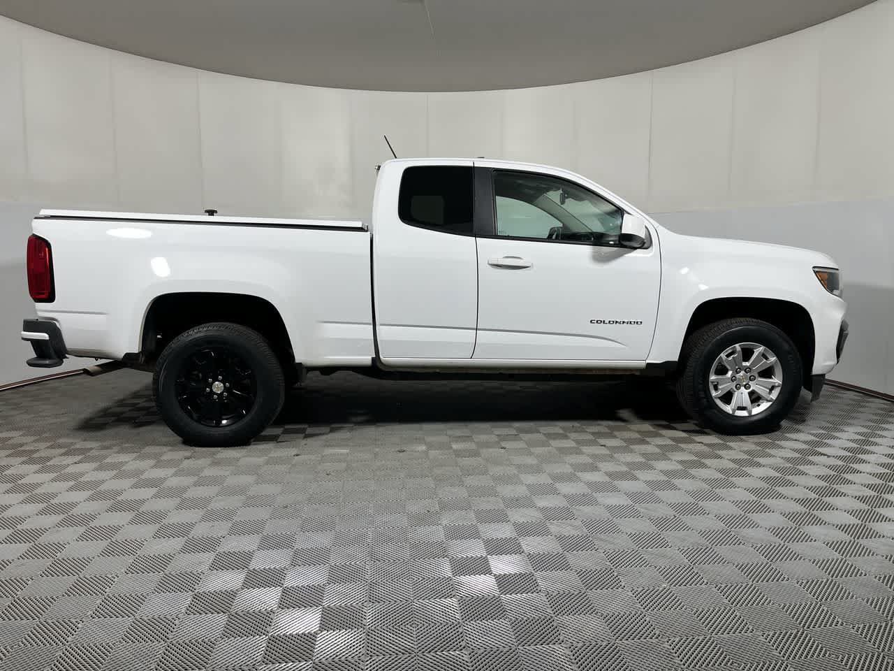 Used 2022 Chevrolet Colorado LT w/ Fleet Safety Package RWD image 9