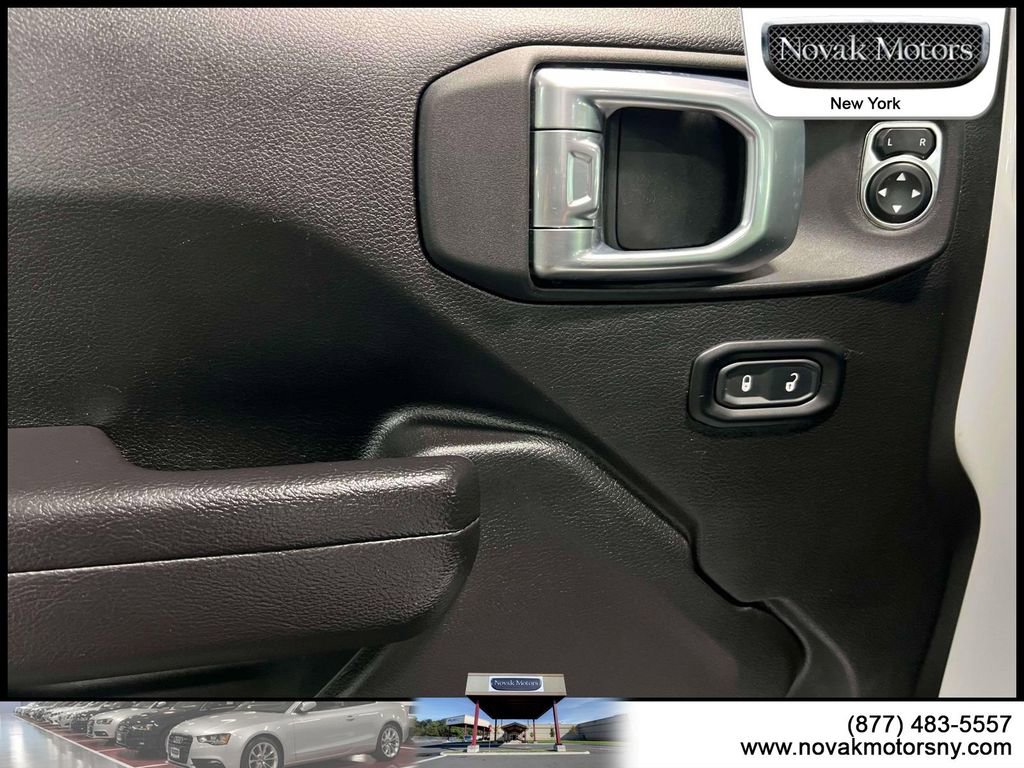 Used 2022 Jeep Gladiator Willys image 17