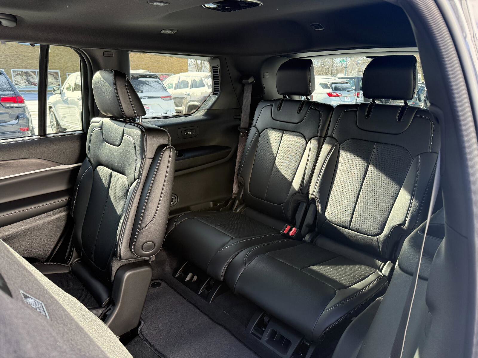 New 2025 Jeep Grand Cherokee L Limited w/ Luxury Tech Group II image 14