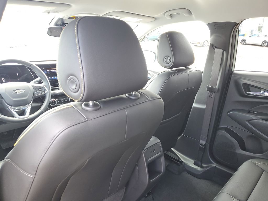 Used 2025 Chevrolet Trax ACTIV w/ Driver Confidence Package image 29