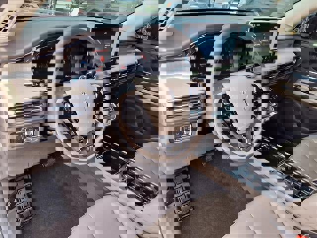 Used 2023 Lincoln Corsair FWD image 13