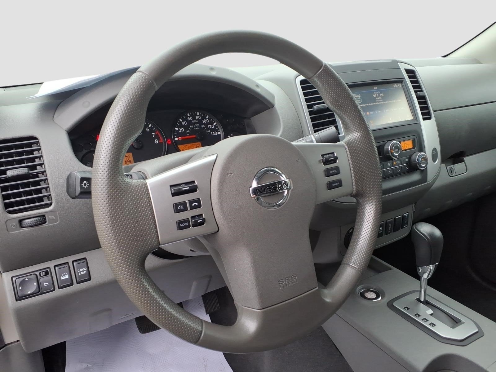 Used 2021 Nissan Frontier SV w/ Midnight Edition Floor Mats AWD/4WD image 12