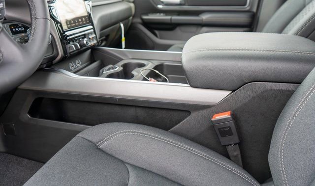 New 2026 RAM 1500 4x4 Crew Cab image 14