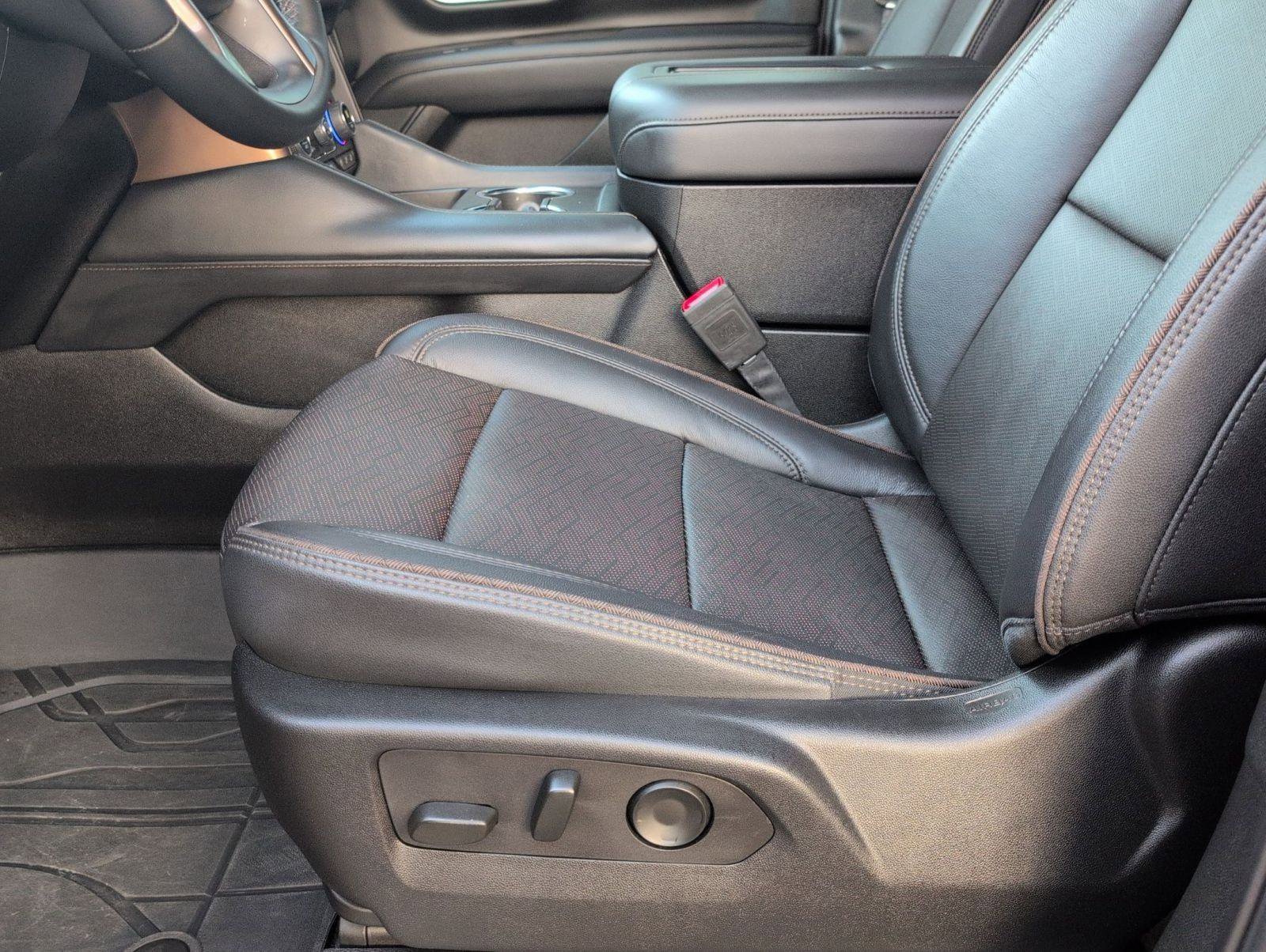 Used 2024 Chevrolet Tahoe High Country image 5