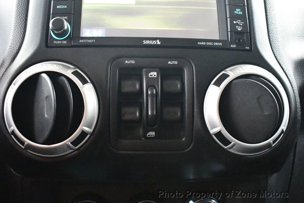 Used 2012 Jeep Wrangler Unlimited Sahara image 32
