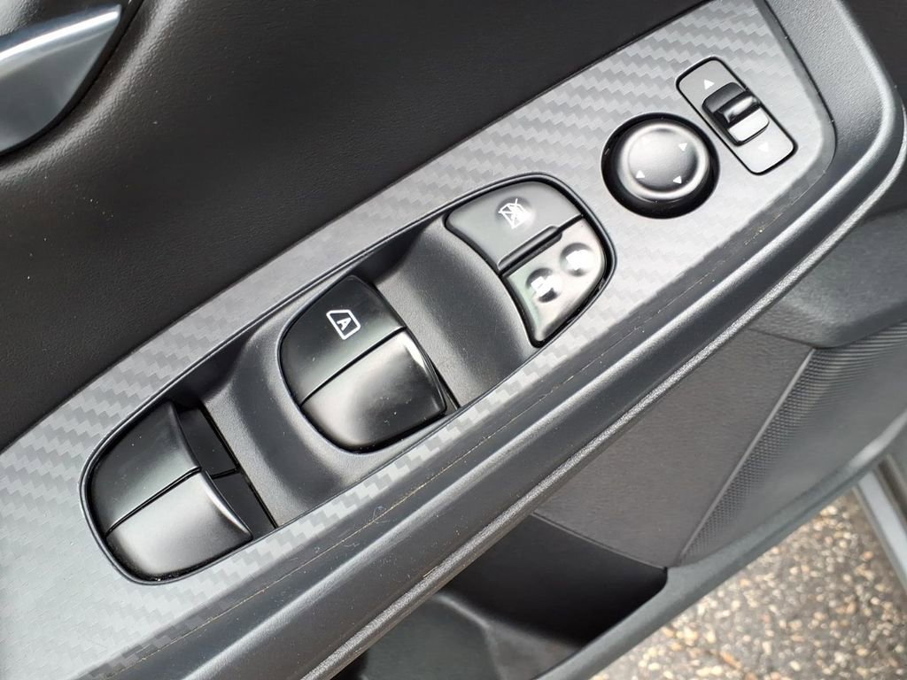 Used 2020 Nissan Sentra SV w/ Lighting Package image 11