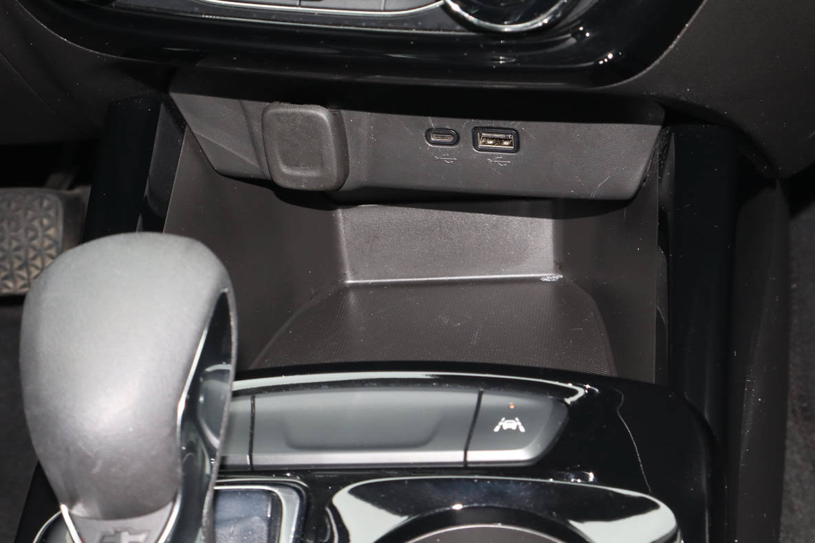 Used 2025 Chevrolet Trax LT FWD image 21