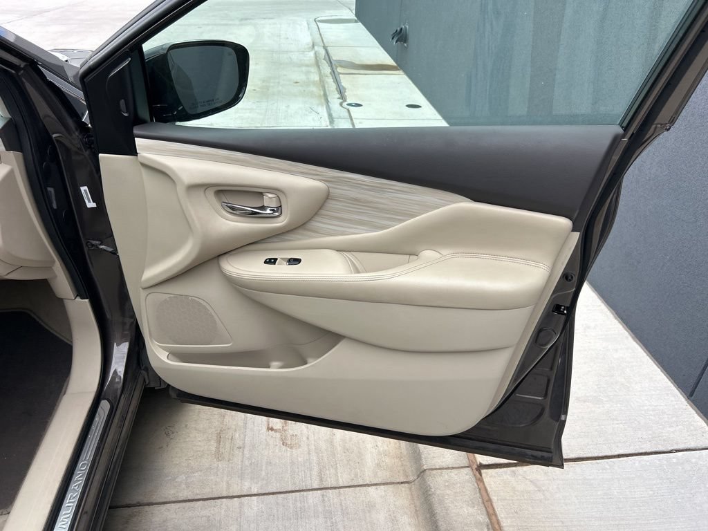 Used 2015 Nissan Murano Platinum w/ Platinum Technology Package FWD image 17