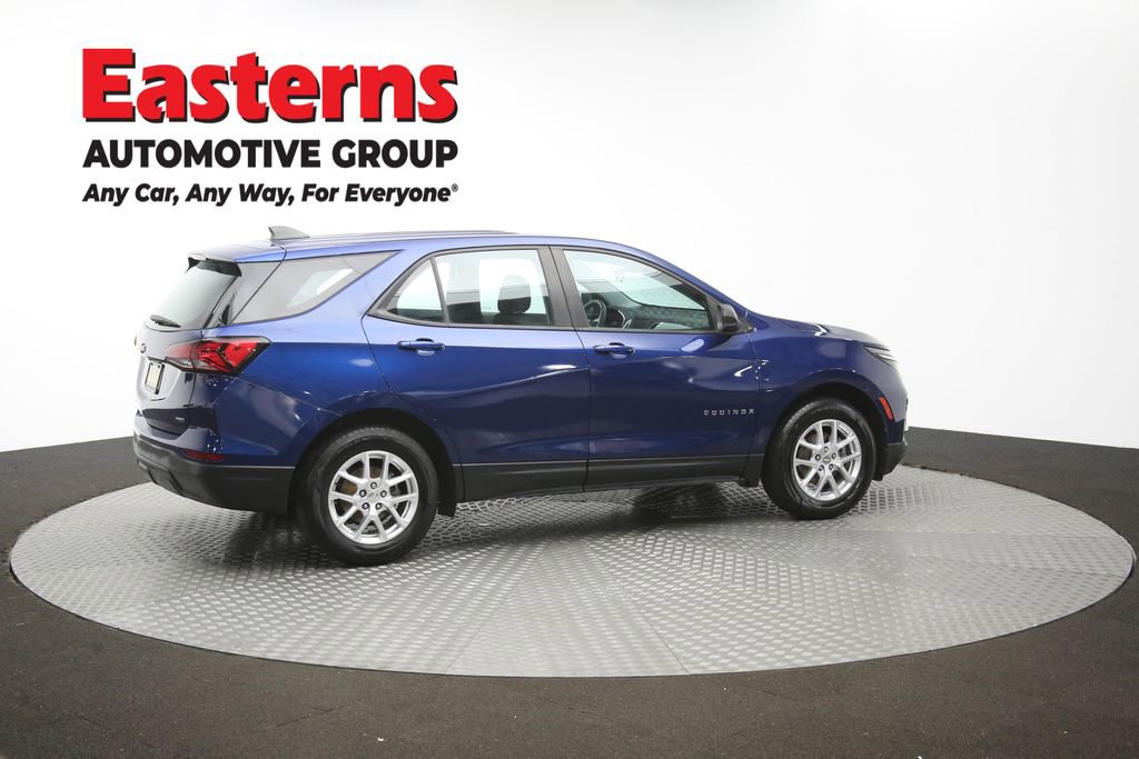 Used 2022 Chevrolet Equinox LS AWD/4WD image 43