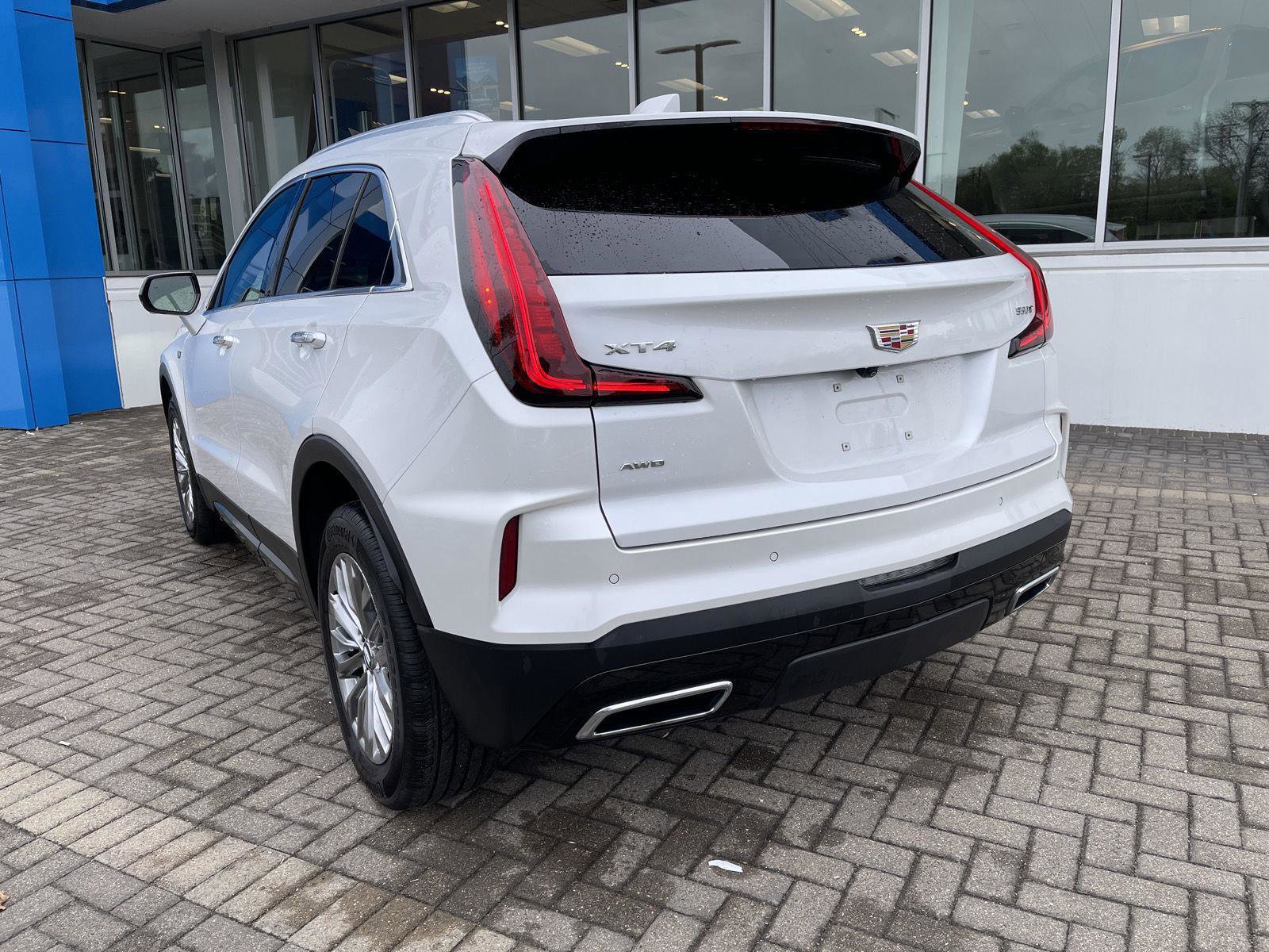Used 2025 Cadillac XT4 Premium Luxury AWD/4WD image 3