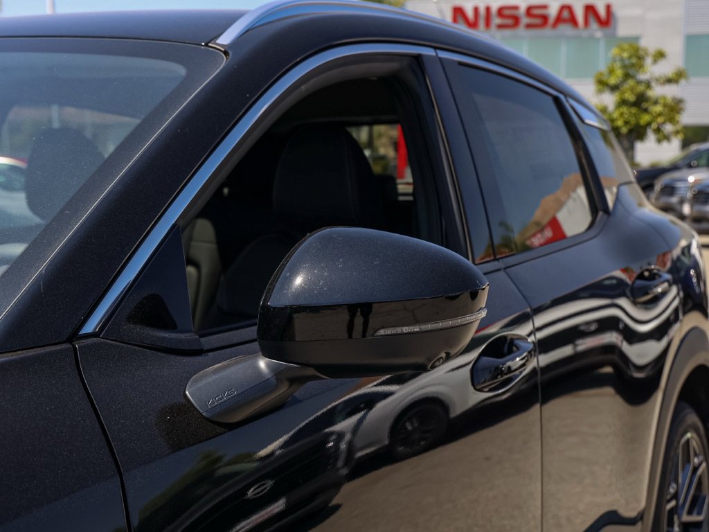 New 2026 Nissan Kicks SR FWD image 12