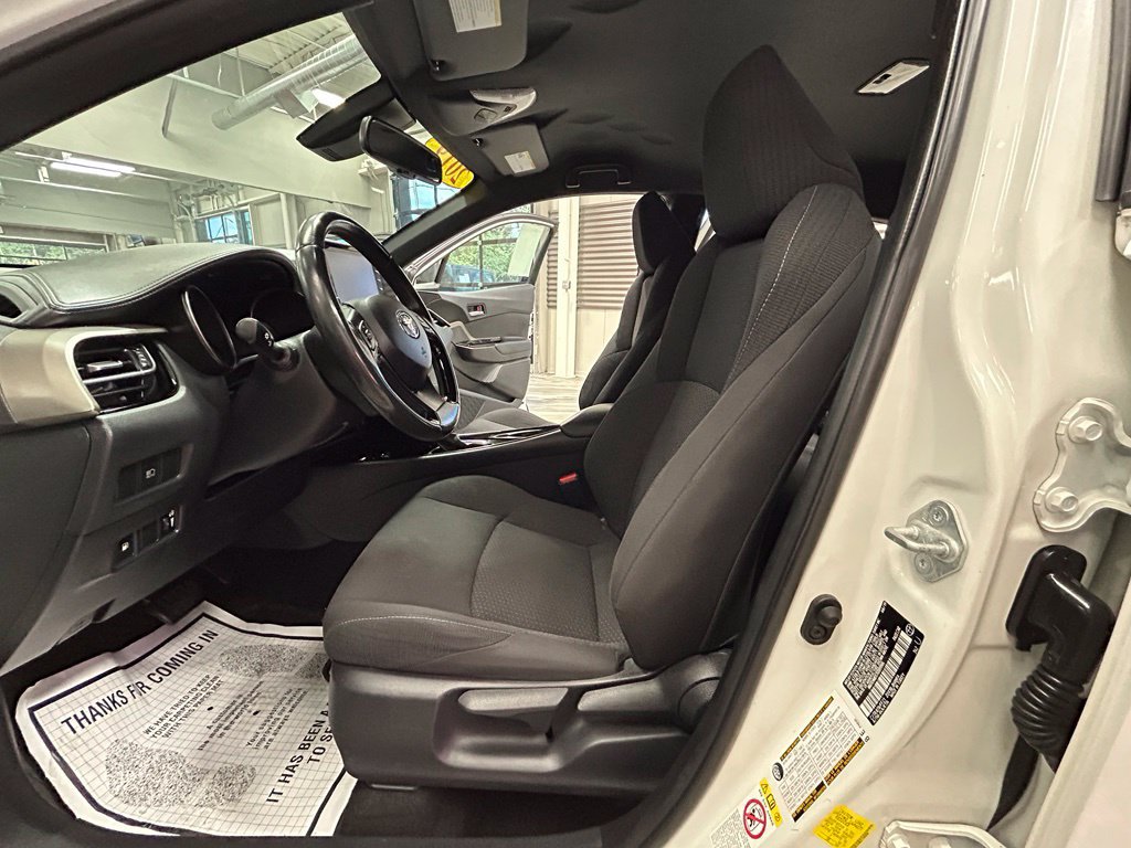 Used 2019 Toyota C-HR XLE FWD image 55