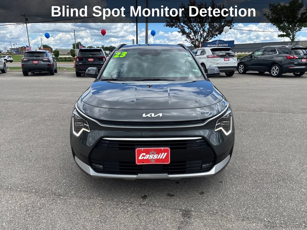 Used 2023 Kia Niro SX Touring FWD image 10