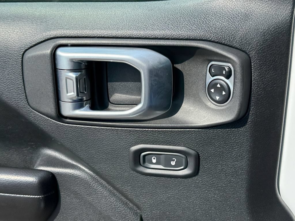 Used 2020 Jeep Wrangler Sport AWD/4WD image 11