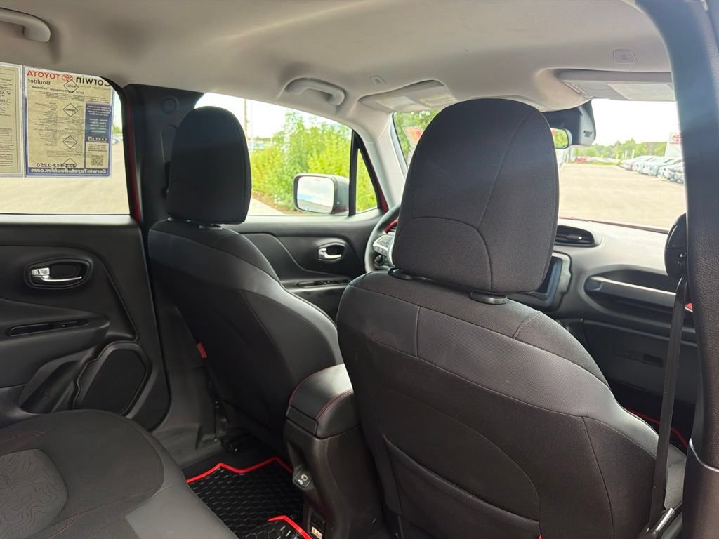 Used 2020 Jeep Renegade Trailhawk AWD/4WD image 14