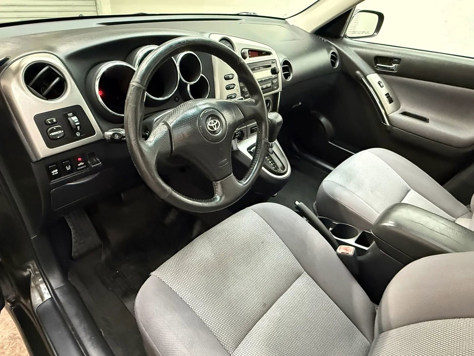 Used 2005 Toyota Matrix XR FWD image 14