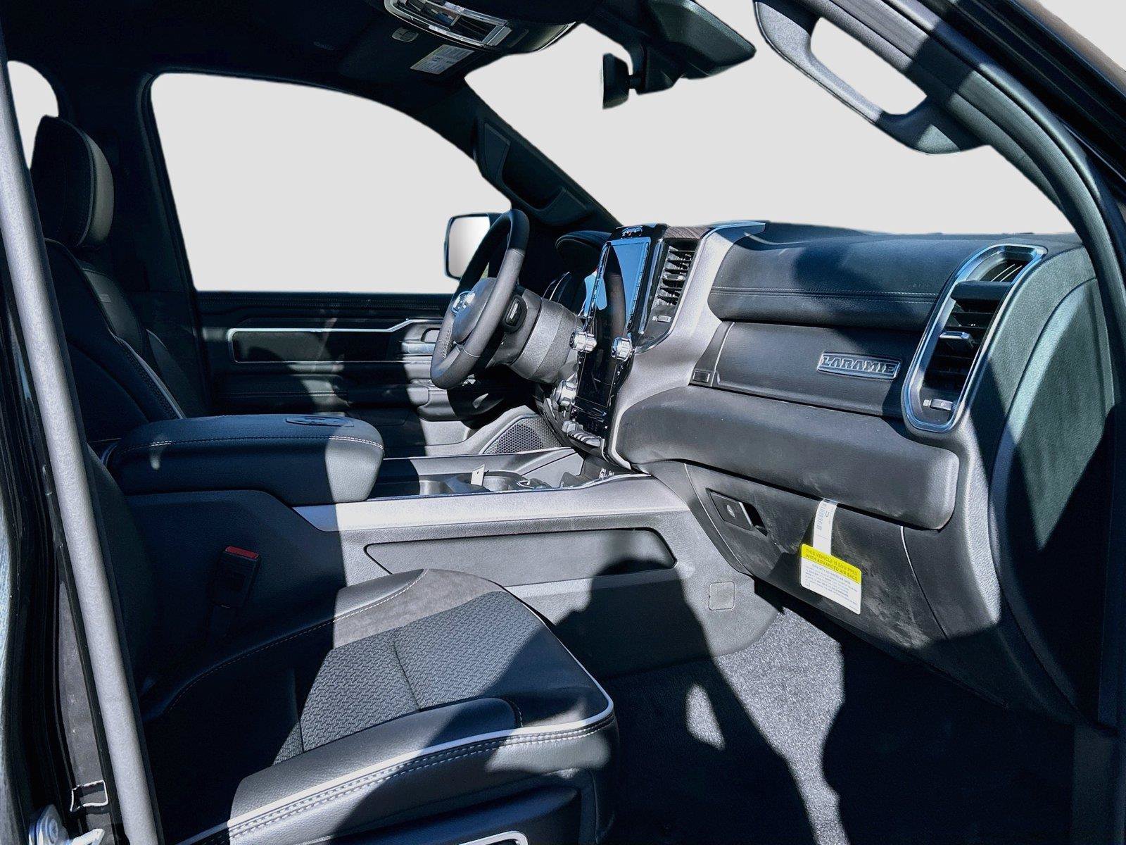 New 2026 RAM 1500 Laramie AWD/4WD image 14