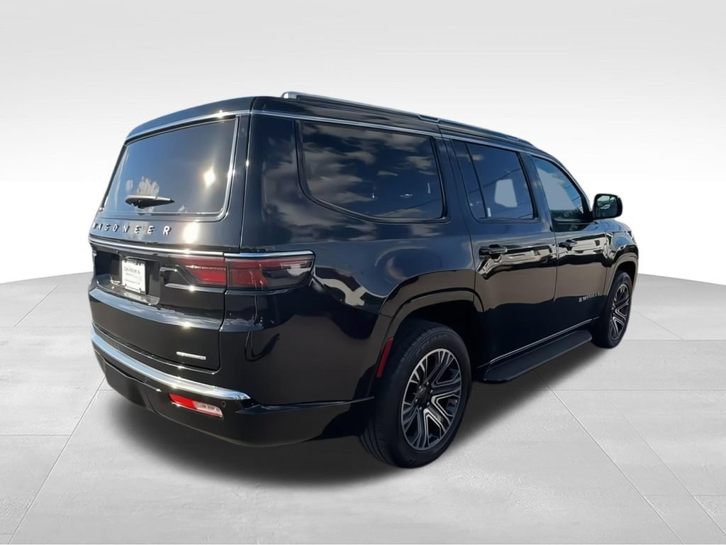 Used 2023 Jeep Wagoneer Series II AWD/4WD image 8