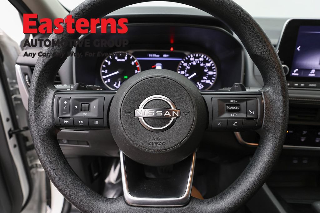 Used 2024 Nissan Rogue S AWD/4WD image 10