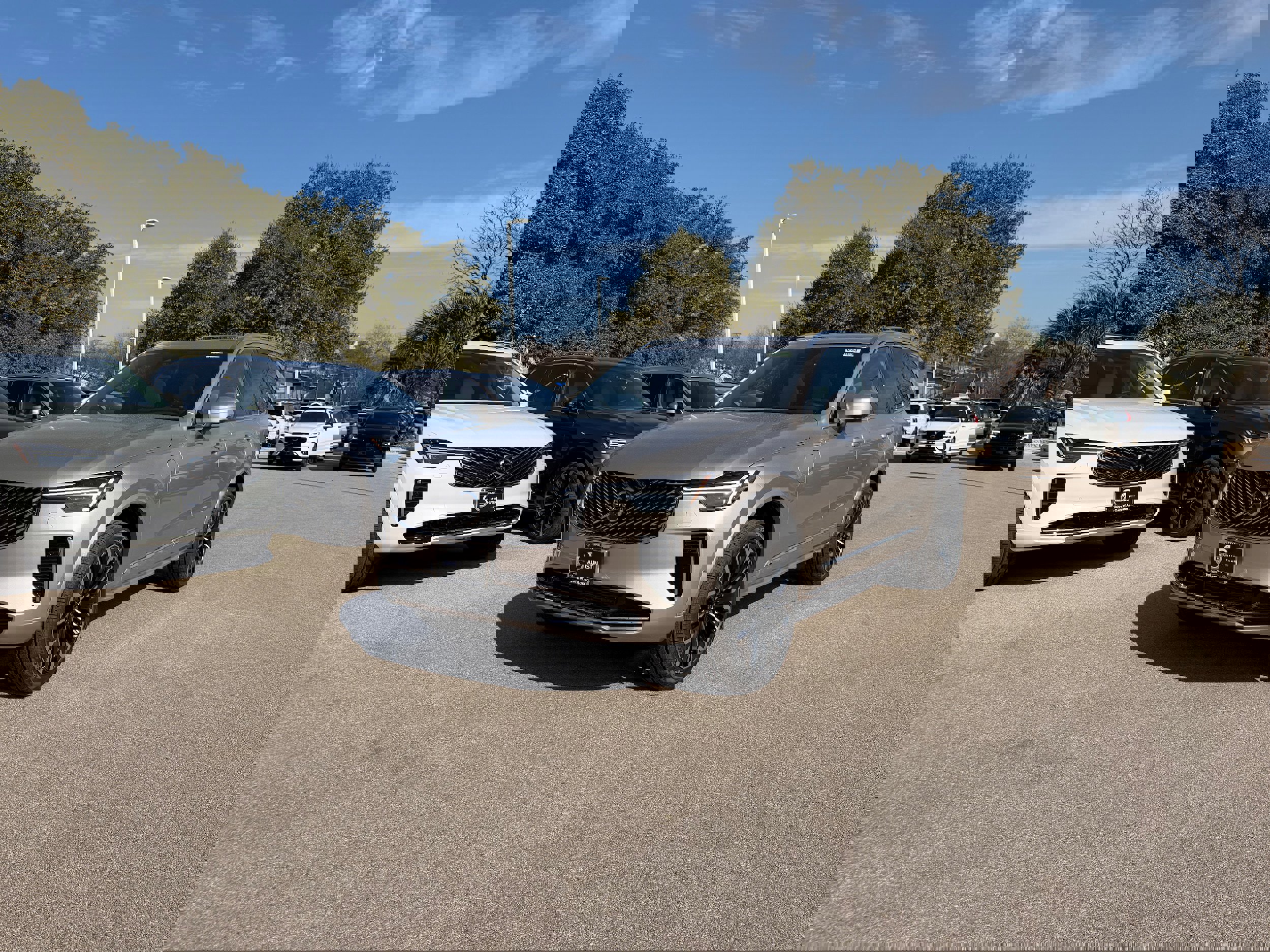 New 2026 Volvo XC90 T8 Plus w/ Protection Package Premier image 2