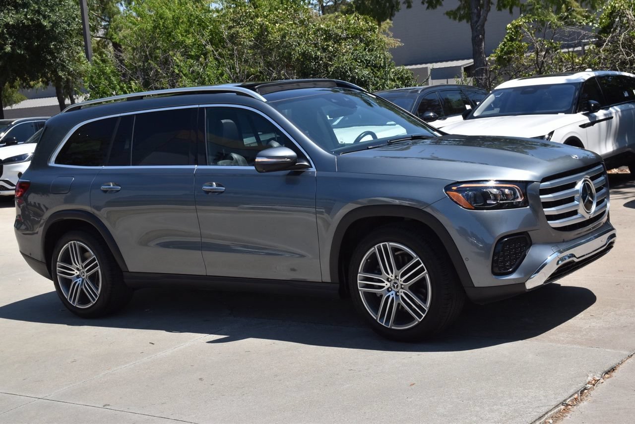 Used 2024 Mercedes-Benz GLS 450 4MATIC image 5