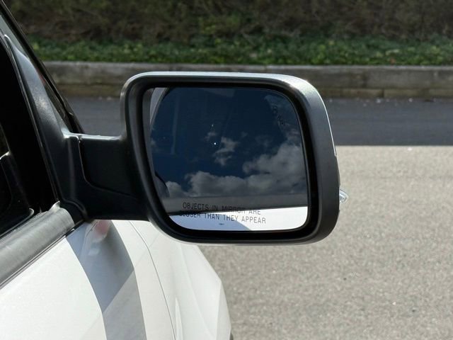 Used 2018 Ford Explorer Platinum image 12