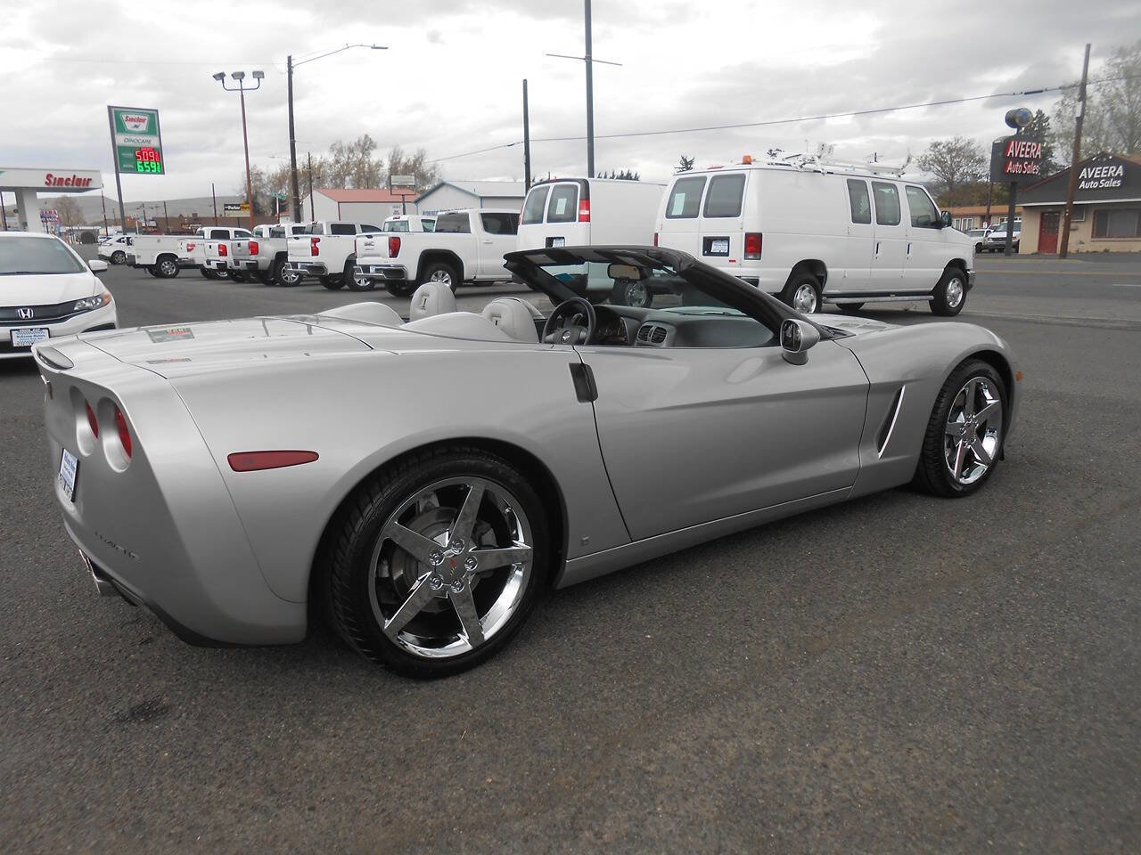 Used 2006 Chevrolet Corvette Convertible w/ Preferred Equipment Group image 9