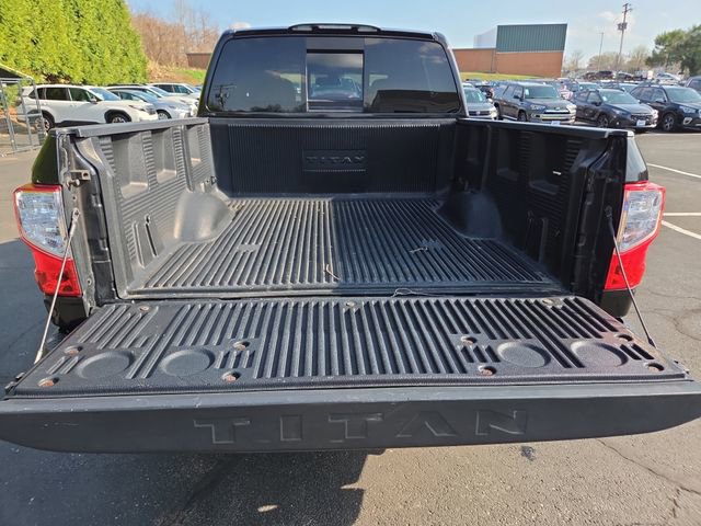 Used 2019 Nissan Titan SV w/ SV Convenience Package image 17