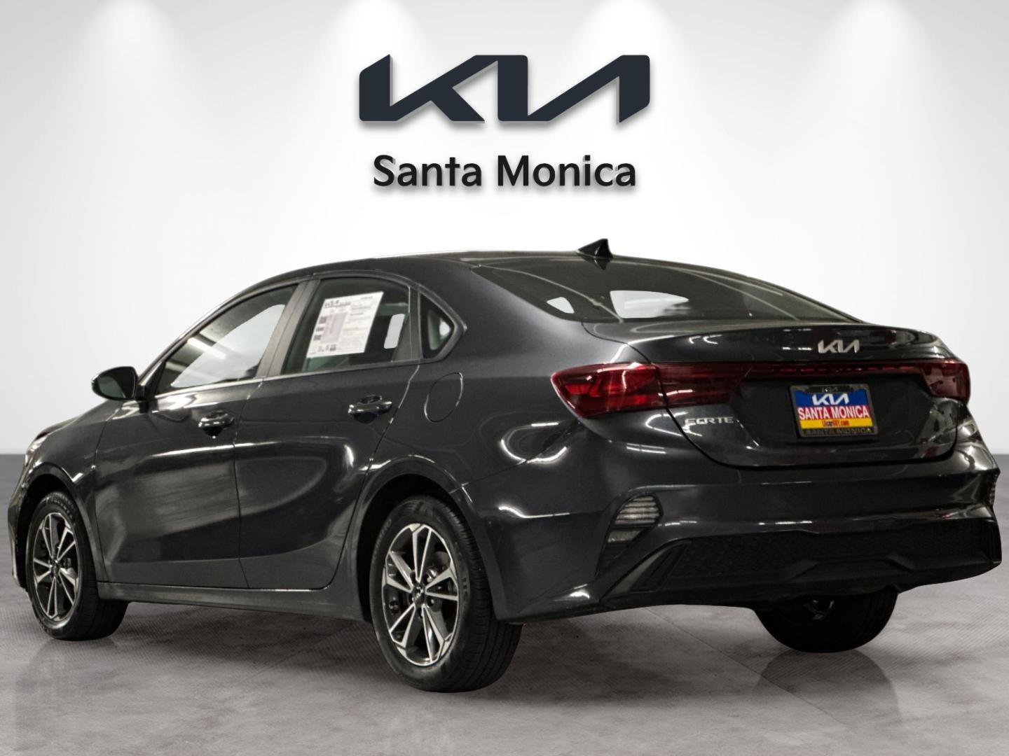 Used 2023 Kia Forte LXS image 3
