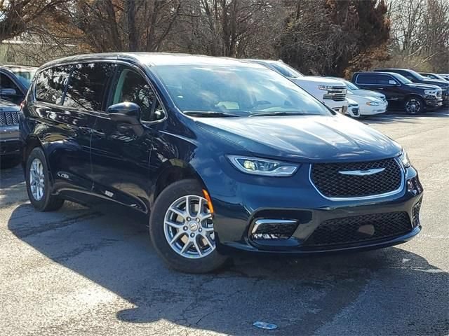New 2023 Chrysler Pacifica Touring-L FWD image 23