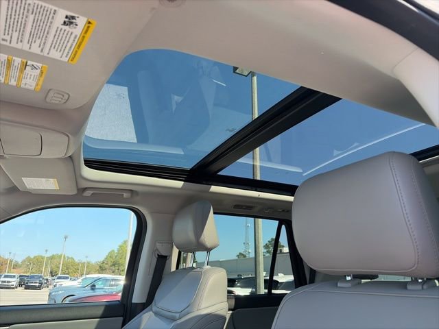 Used 2025 Ford Expedition Active image 19