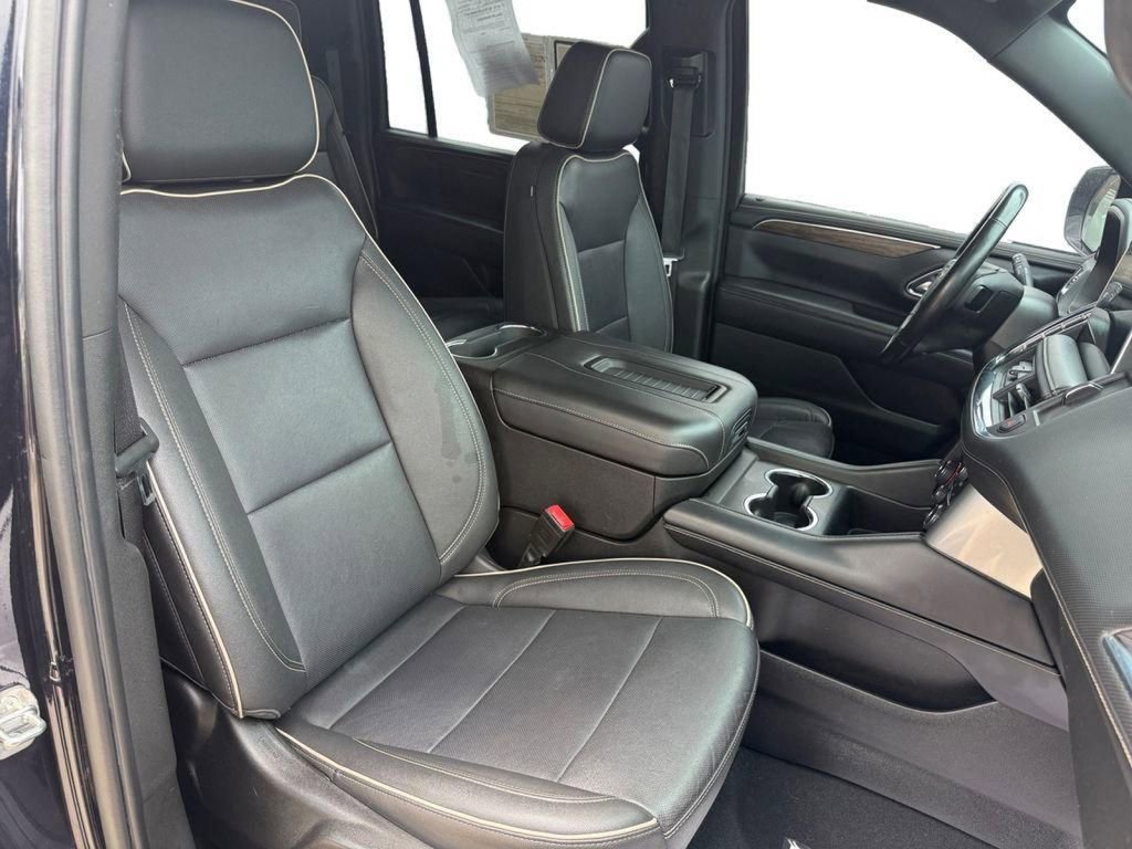 Used 2023 Chevrolet Suburban Premier AWD/4WD image 16