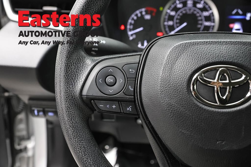 Used 2022 Toyota Corolla LE FWD image 14