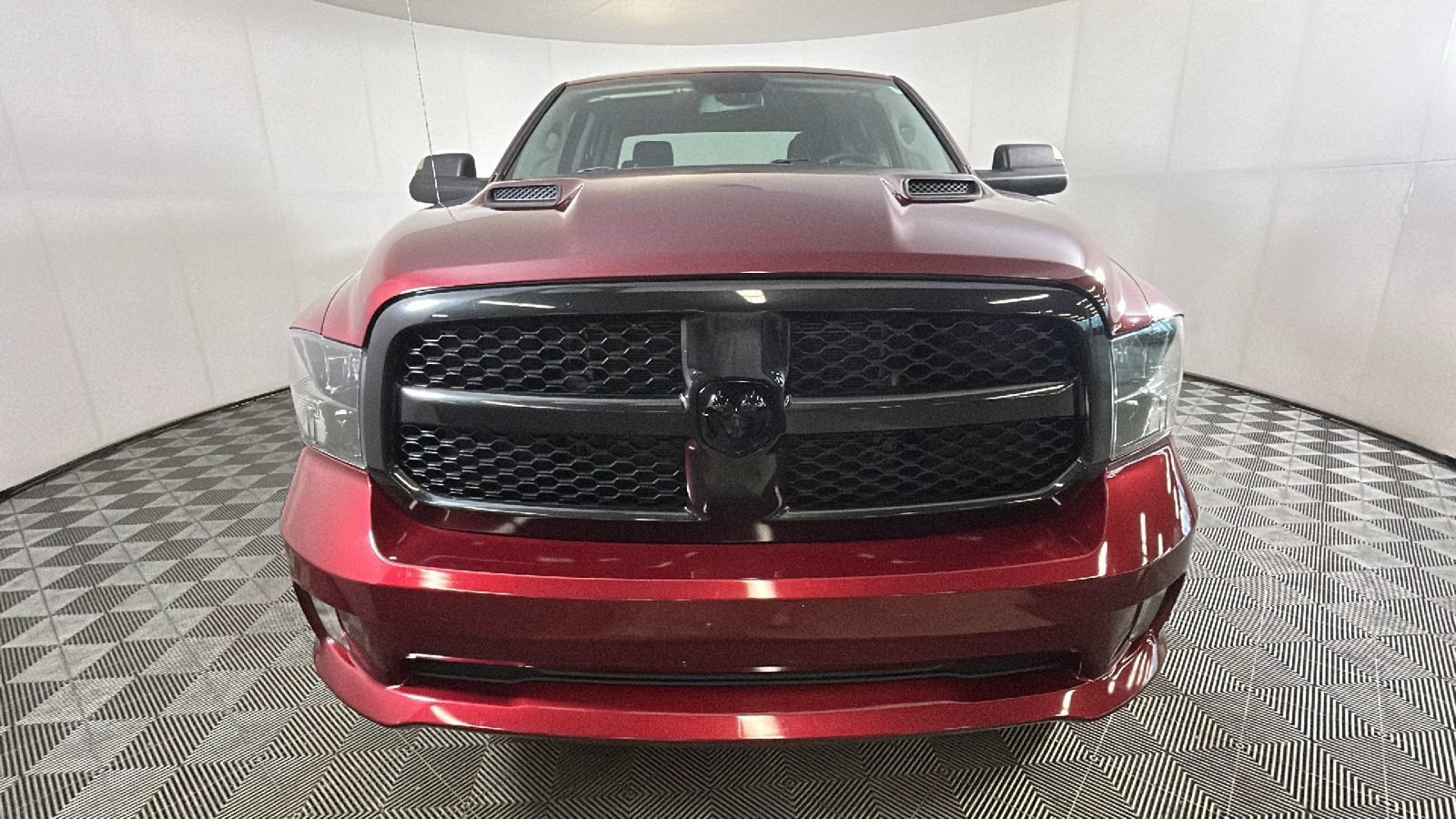 Used 2019 RAM 1500 Express w/ Wheel & Sound Group AWD/4WD image 8