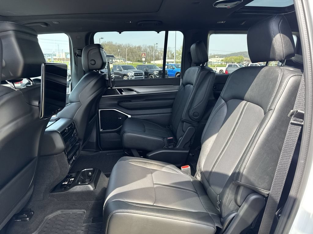 New 2026 Jeep Grand Wagoneer Limited AWD/4WD image 23