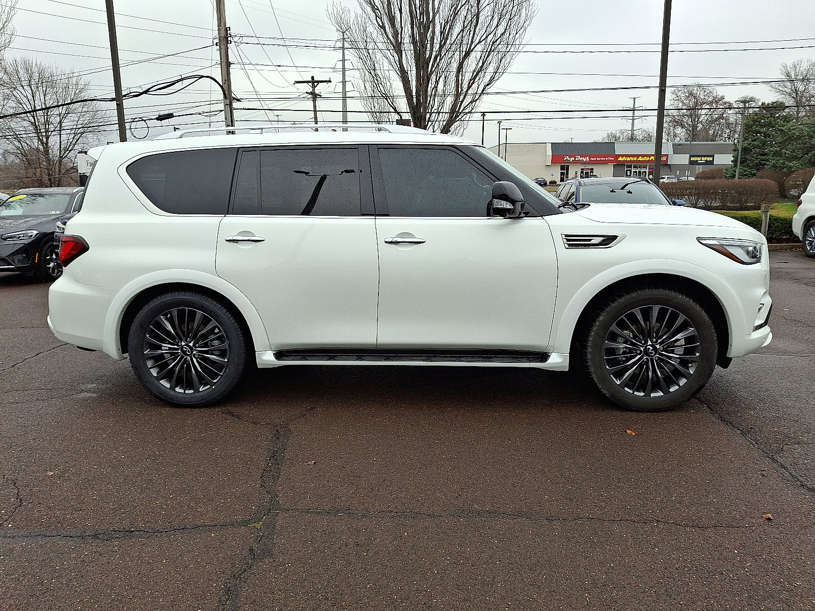 Used 2021 INFINITI QX80 Premium Select w/ All-Season Package image 7