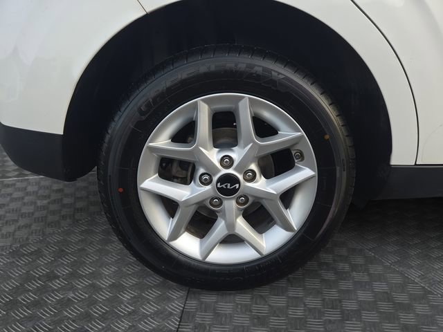 Used 2025 Kia Soul LX w/ LX Technology Package image 34