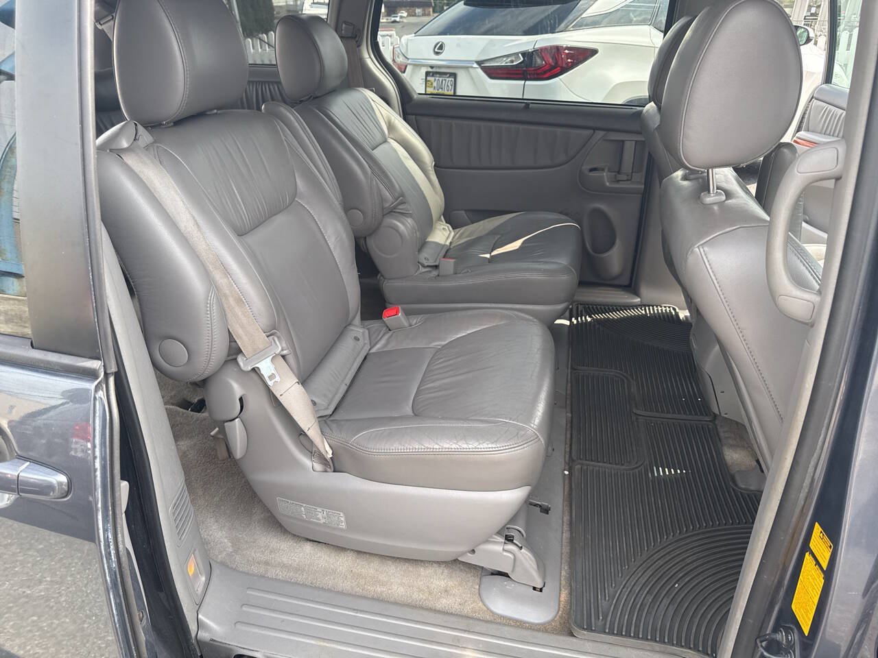 Used 2010 Toyota Sienna XLE Limited w/ XLE Limited Pkg 2 FWD image 11